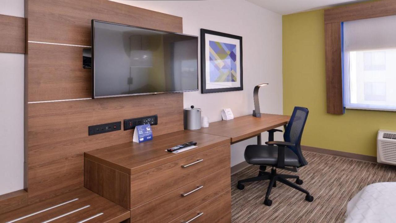 Holiday Inn Express Hotel & Suites Mount Pleasant By Ihg Eksteriør bilde