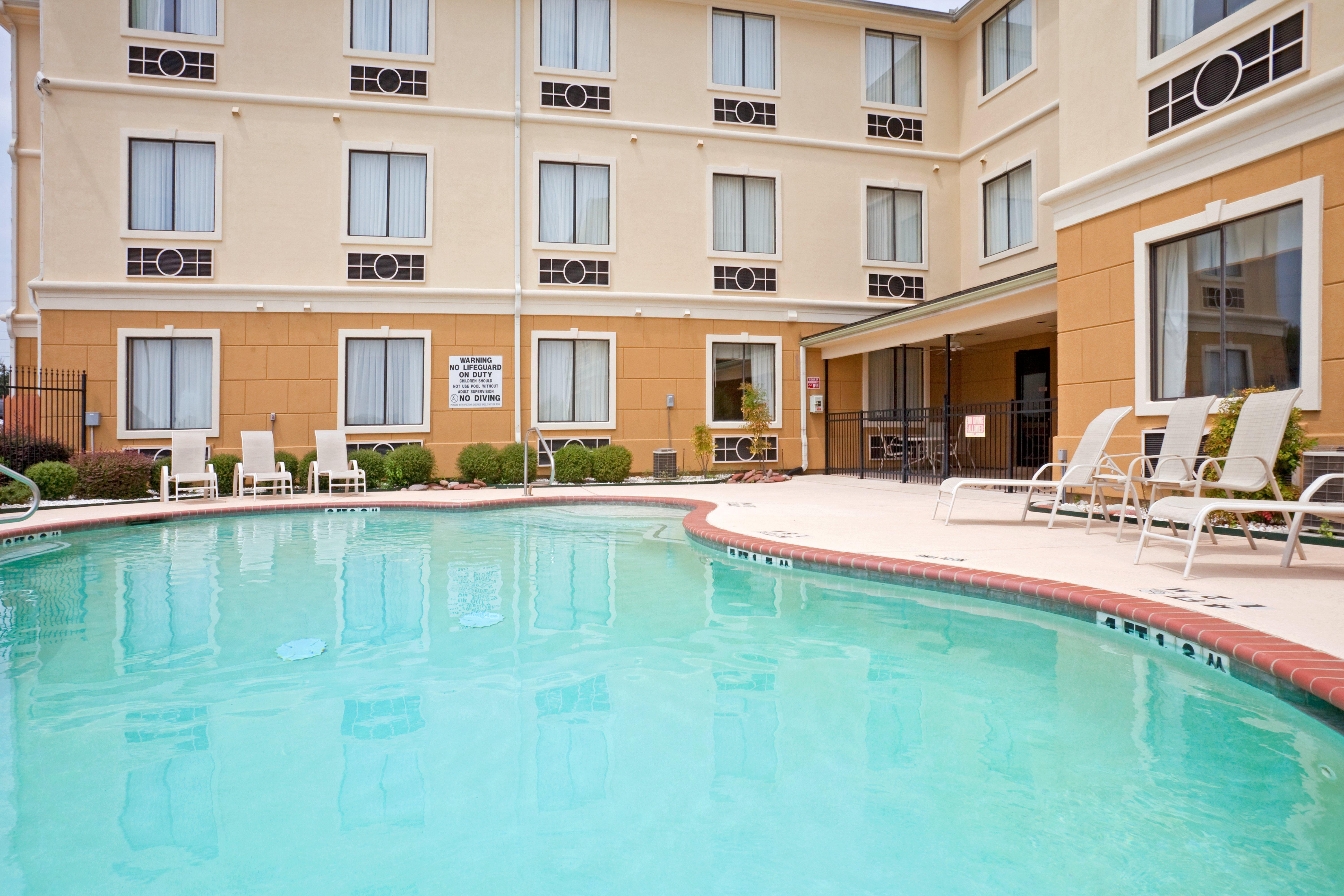 Holiday Inn Express Hotel & Suites Mount Pleasant By Ihg Eksteriør bilde